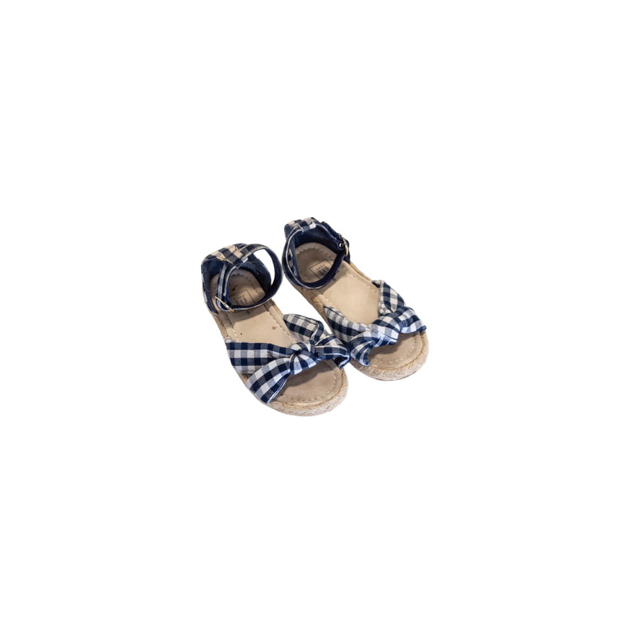 Gap sandals 9