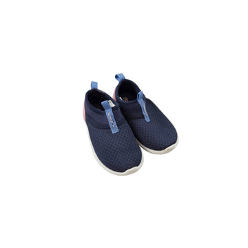 Speedo water shoes 6-7